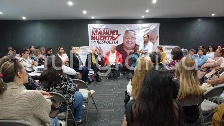 El licenciado Manuel Huerta se reunió en Xalapa, con mujeres activistas y víctimas de injusticias, de quienes escuchó historias, vivencias y demandas.