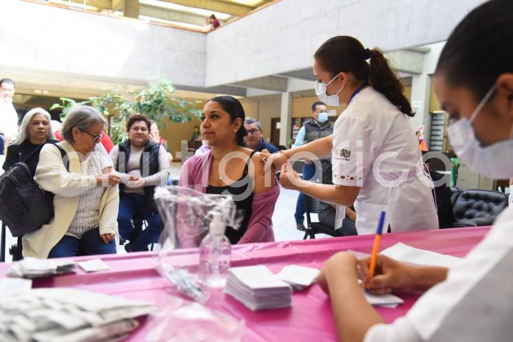 El Congreso del Estado, por conducto de la presidenta de la Comisión Permanente de Salud y Asistencia de la LXVI Legislatura, diputada Adriana Esther Martínez Sánchez, se sumó a la Campaña Nacional de Vacunación contra Influenza estacional 2023, la cual dio inicio el pasado 16 de octubre.