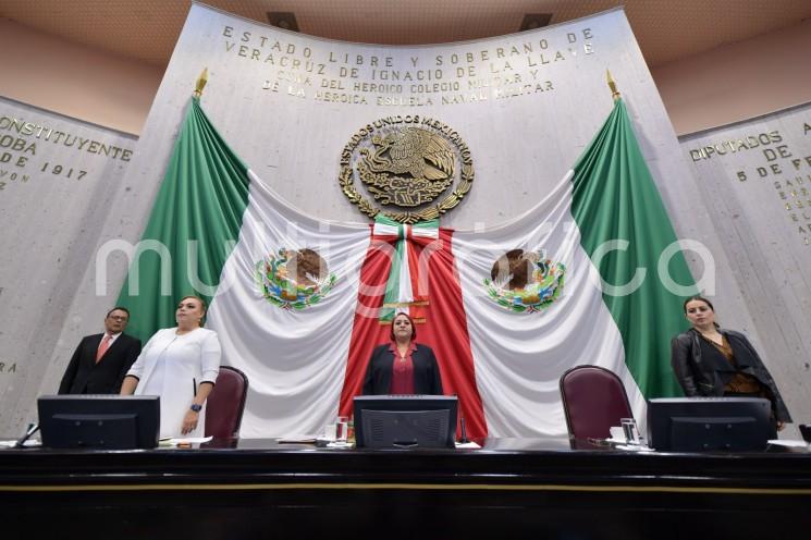 El Acuerdo de la Junta de Coordinación Política relativo al calendario de comparecencias de los secretarios de despacho o equivalentes del Poder Ejecutivo del estado y al formato de la comparecencia del Gobernador del Estado ante esta Soberanía, con motivo de la glosa del Quinto Informe de Gobierno, fue aprobado este día por el Pleno de la LXVI Legislatura.