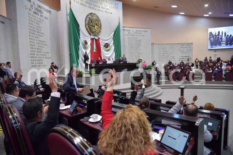 Con 38 votos a favor, el Pleno de la LXVI Legislatura aprobó el dictamen con el que se modifica el nombre de la Comisión Permanente de Derechos de la Niñez y la Familia por el de Derechos de la Niñez, la Adolescencia y la Familia, con la finalidad que esta instancia amplíe sus competencias en beneficio de estos sectores de la población.