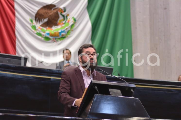 Mediante un Anteproyecto de Punto de Acuerdo, el diputado Sergio Lenin Guzmán Ricárdez propuso un exhorto a los gobiernos federal, estatal y municipal para que realicen acciones urgentes para el dragado del río Agua Dulce, basadas en estudios de factibilidad en los que se determinen las especificaciones requeridas para evitar inundaciones como las registradas recientemente en el municipio del mismo nombre.