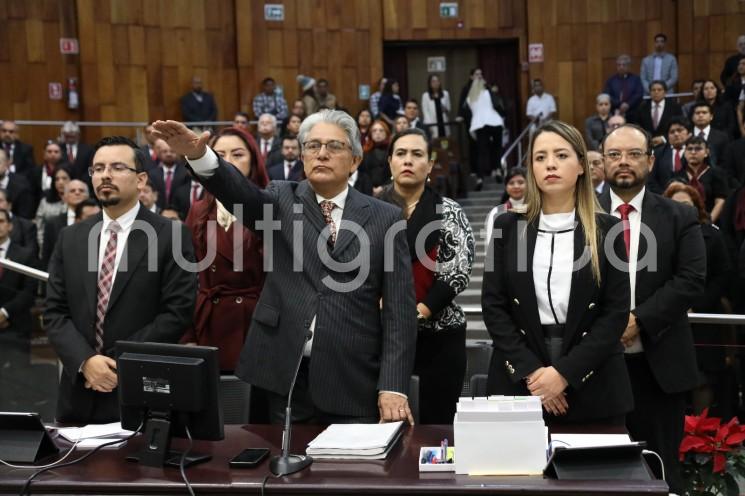 El titular de la Secretaría de Desarrollo Social (SEDESOL), Guillermo Fernández Sánchez, se presentó ante el Congreso del Estado, como parte de la Glosa del Quinto Informe de Gobierno.  