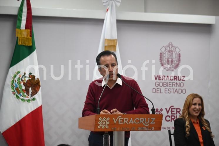 La intervención del Hospital de Naranjos Amatlán es parte del Plan de Rescate de la Infraestructura de Salud emprendido en esta administración, para el cual destinamos 180 millones de pesos, anunció el gobernador Cuitláhuac García Jiménez en conferencia de prensa.