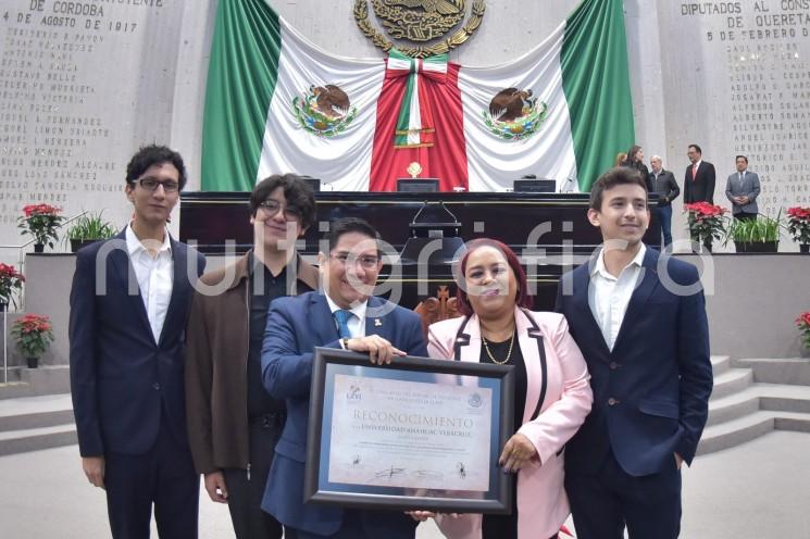 En la sexta sesión ordinaria, la LXVI Legislatura del estado de Veracruz entregó a la Universidad Anáhuac campus Xalapa un reconocimiento por la obtención del primer lugar en el concurso para el diseño del memorial dedicado a las y los héroes veracruzanos de la salud.