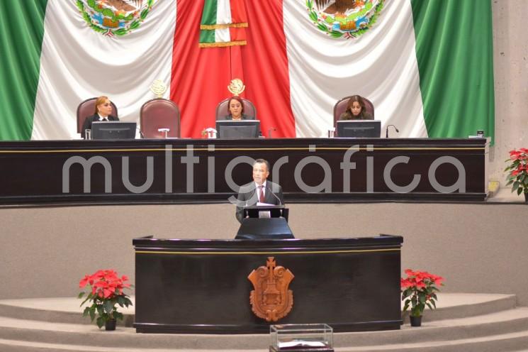 De conformidad con lo dispuesto en el Artículo 49 de la Constitución Política del Estado de Veracruz y con motivo del Quinto Informe de Gobierno, diputadas y diputados de la LXVI Legislatura atendieron la comparecencia del gobernador del estado, ingeniero Cuitláhuac García Jiménez. 