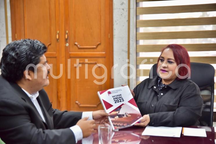 El Congreso de Estado, por conducto de su presidenta, diputada Adriana Esther Martínez Sánchez, recibió del presidente de la Comisión Estatal para la Atención y Protección de los Periodistas (CEAPP), Silverio Quevedo Elox, el informe de labores del organismo autónomo, correspondiente al periodo 2022-2023.