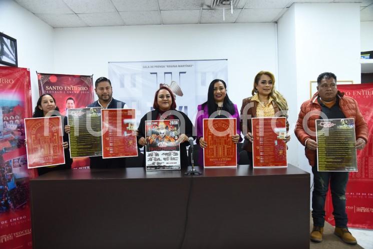 En respaldo a las actividades artísticas y culturales de la entidad, las diputadas Adriana Esther Martínez Sánchez, presidenta de la Mesa Directiva, Janix Liliana Castro Muñoz y Citlali Medellín Careaga, presidenta y vocal, respectivamente, de la Comisión Permanente de Turismo en el Congreso local, se sumaron a la difusión de la fiesta patronal del municipio de Teocelo, que se realizará del 26 al 28 de enero de este año.