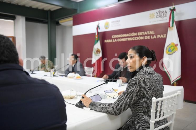  La Fiscal General del Estado, por Verónica Hernández Giadáns, participó en la Mesa de Coordinación para la Construcción de la Paz encabezada por el Gobernador Cuitláhuac García Jiménez, donde informó que se inició carpeta de investigación en relación a los hechos suscitados en la ciudad de Tuxpan de Rodríguez Cano, en la que se encontraron elementos anatómicos humanos al interior de dos vehículos, abandonados sobre el puente de ese municipio. 