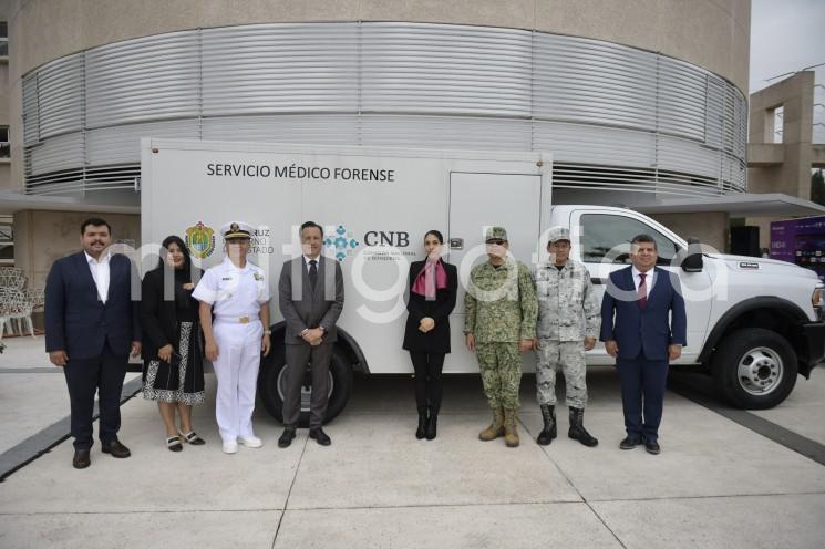 La FGE recibió equipamiento de oficina, vestuarios, prendas de protección y vehículos, mediante una inversión de 14 millones 487 mil 282 pesos provenientes de los fondos de Aportaciones para la Seguridad Pública y para el Fortalecimiento de las Instituciones de Seguridad Pública.