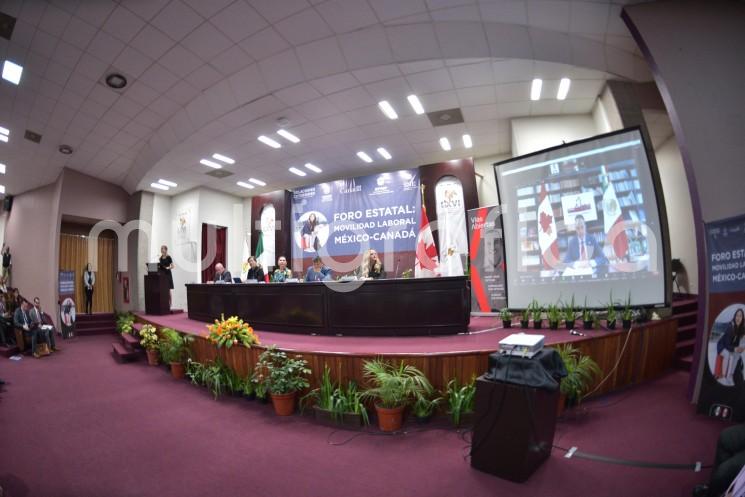 La presidenta de la Comisión Permanente de Trabajo y Previsión Social, diputada Gisela López López, asistió a la inauguración el Foro de Movilidad Laboral México-Canadá, celebrado con el objeto de transmitir herramientas sobre los procesos apropiados para la generación de vínculos laborales con empresas canadienses.