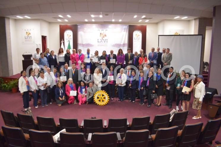 La presidenta de la Mesa Directiva de la LXVI Legislatura, diputada Adriana Esther Martínez Sánchez, asistió como invitada especial a la sesión conmemorativa por el CXIX aniversario de Rotary International, organización de la que distinguió su altruismo, generosidad, solidaridad y compromiso con la sociedad.