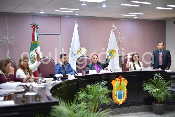 La Diputación Permanente autorizó a los ayuntamientos de Cuichapa y Medellín de Bravo, ambos del estado de Veracruz, donar terrenos de propiedad municipal a favor del Gobierno del Estado, a través de la Secretaría de Educación de Veracruz (SEV), para el uso exclusivo de instalaciones educativas.