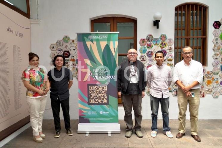 La Secretaría de Cultura de Veracruz con el apoyo de la Secretaría de Cultura del Gobierno de México, convoca a la comunidad artística del estado a participar en la Bienal de Arte Veracruz 2024. En su séptima emisión continuará con su reconocido certamen artístico, su exposición itinerante y una jornada de actividades académicas.