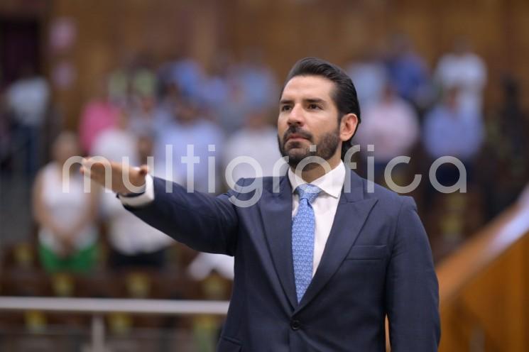 Con 37 votos a favor, sin abstenciones o votos en contra, el Pleno de la LXVI Legislatura aprobó el Acuerdo de la Junta de Coordinación Política (Jucopo) por el cual se determinó que el diputado Mario Gerardo Delfín Vázquez asuma las comisiones a las que pertenece el legislador con licencia Miguel David Hermida Copado.