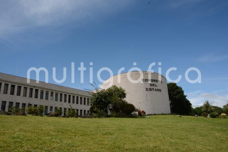 A convocatoria del presidente de la Junta de Coordinación Política, diputado Juan Javier Gómez Cazarín, en el Palacio Legislativo fue instalado un centro de acopio para reunir apoyos en especie que serán entregados a las personas damnificadas por los incendios que se registran en diversos puntos de la entidad.