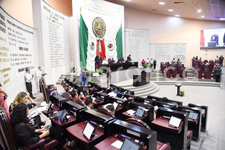 Para dar certeza jurídica a actos celebrados por los ayuntamientos con distintas instituciones estatales y con ciudadanos posesionarios, la LXVI Legislatura aprobó dictámenes de acuerdo emitidos por la Comisión Permanente de Hacienda Municipal.