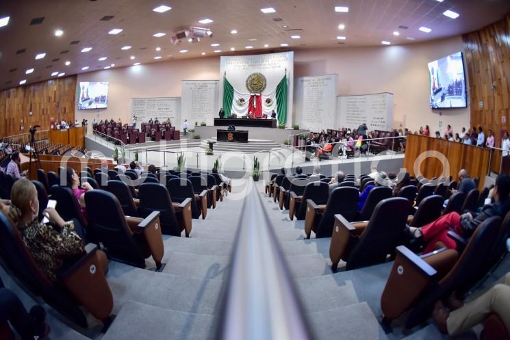 El Pleno de la LXVI Legislatura autorizó al titular del Poder Ejecutivo del estado otorgar en comodato condicional bienes inmuebles de propiedad estatal, ubicados en diversos municipios de la entidad, a favor del IMSS Bienestar.