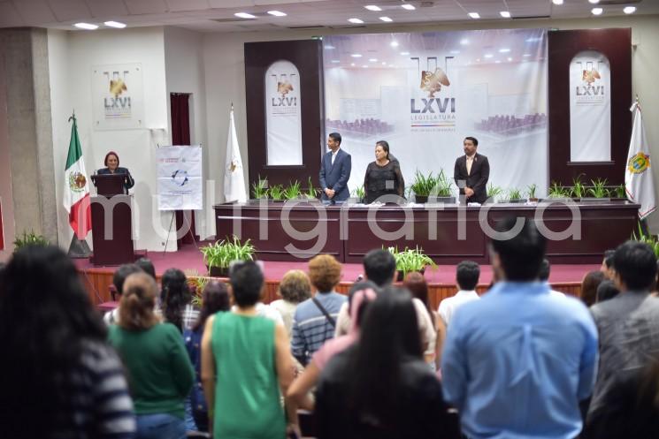 Al participar en la jornada de Trastorno por Déficit de Atención por Hiperactividad (TDAH), organizada por el Instituto Veracruzano de Salud Mental, Dr. Rafael Velasco Fernández, la presidenta de la Mesa Directiva de la LXVI Legislatura, diputada Adriana Esther Martínez Sánchez, coincidió con el llamado de la Organización Mundial de la Salud (OMS) a actuar urgentemente en la atención a la salud mental, por ser un tema inaplazable que demanda soluciones relacionadas con el desarrollo personal y comunitario.