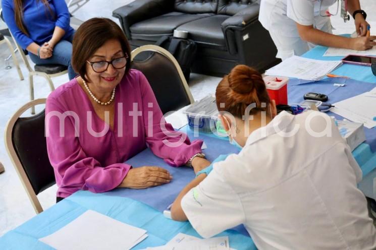 El Congreso del Estado de Veracruz, a través de la Comisión Permanente de Salud y Asistencia y del Servicio Médico, realizó la campaña de control cardiometabólico para cuidar la salud de las y los trabajadores y sus familias con la observación de los valores óptimos de colesterol, triglicéridos, HDL, LDL, riesgo cardiometabólico, glucosa, presión arterial e índice de masa corporal.