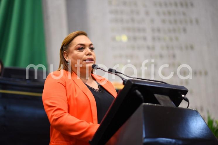 La diputada Verónica Pulido Herrera presentó al Pleno del Congreso la iniciativa con la finalidad de incorporar en el marco legal la obligación de las autoridades estatales, en concurrencia con las federales, de proporcionar la infraestructura tecnológica de conectividad (banca ancha) en todas las escuelas públicas del sistema educativo estatal.