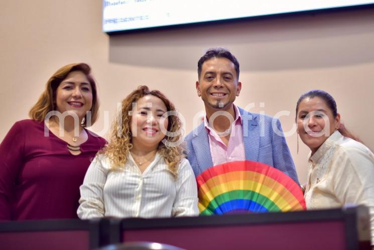 Como resultado del trabajo realizado con personas con discapacidad del estado, sus familias, quienes les cuidan o apoyan, organizaciones e instituciones, las diputadas Anilú Ingram Vallines y Ana Miriam Ferráez Centeno y el legislador Ky Durán Chincoya presentaron una iniciativa en materia de derechos político-electorales de este sector social.