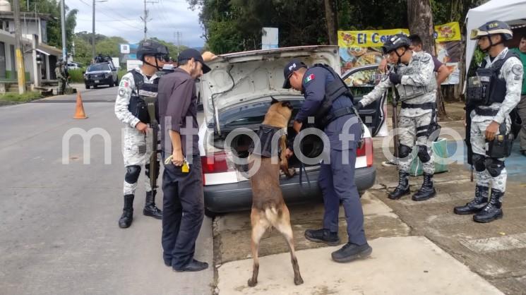 Para combatir el delito y preservar el orden, elementos de la Secretaría de Seguridad Pública (SSP), a través de Policía Estatal y de manera coordinada con SEDENA, Guardia Nacional y Policía Municipal pusieron en marcha Bases de Operaciones Mixtas (BOM) en distintos puntos de los municipios de Xico, Coatepec, Cosautlán de Carvajal y Teocelo.