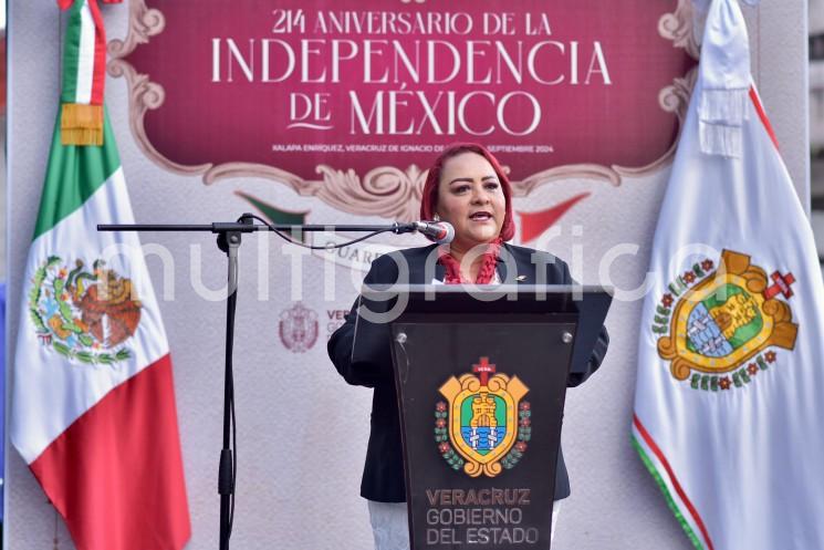 Honrar la memoria de Don Miguel Hidalgo y Costilla y de todas aquellas personas que con valentía lo dieron todo por la patria debe motivarnos a reflexionar sobre la trascendencia de las acciones u omisiones que tenemos como mexicanos, expresó la presidenta de la Mesa Directiva de la LXVI Legislatura, diputada Adriana Esther Martínez Sánchez, durante la Guardia de Honor con motivo del 214 aniversario de la independencia de México. 