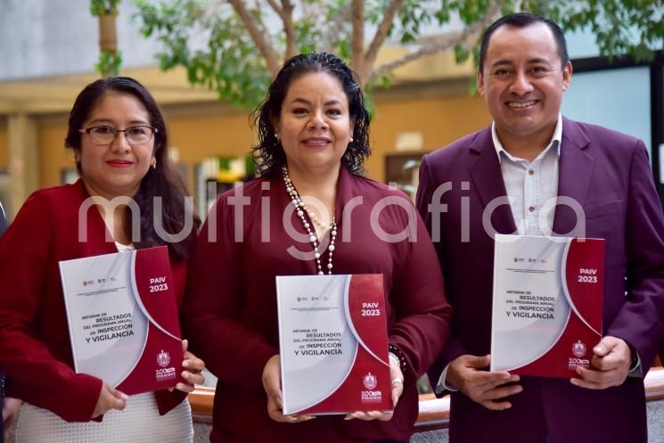 La presidenta de la Comisión Permanente de Educación y Cultura de la LXVI Legislatura, diputada Illya Dolores Escobar Martínez, recibió del Subsecretario de Desarrollo Educativo de la Secretaría de Educación de Veracruz (SEV), Moisés Pérez Domínguez, el Informe de Resultados del Programa Anual de Inspección y Vigilancia, correspondiente a 2023. 