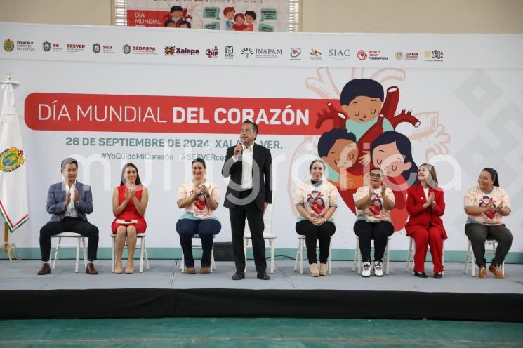 La Secretaría y los Servicios de Salud de Veracruz (SESVER) conmemoraron el Día Mundial del Corazón ante más de dos mil personas en el Complejo Omega de Xalapa, llevando a cabo tamizajes, detección y orientaciones, mientras así lo hicieron también las 11 jurisdicciones sanitarias del estado.