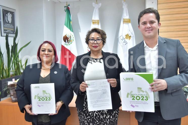 La presidenta de la LXVI Legislatura, diputada Adriana Esther Martínez Sánchez, y la Comisión Permanente de Vigilancia recibieron de la auditora general del Órgano de Fiscalización Superior del Estado de Veracruz (Orfis), Delia González Cobos, el Informe General Ejecutivo de Fiscalización Superior de la Cuenta Pública 2023.