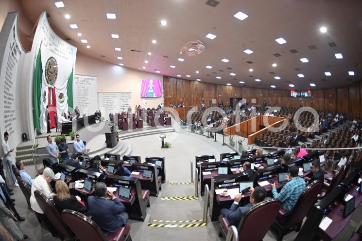 
El Pleno de este Congreso aprobó, con 39 votos a favor, sin abstenciones ni votos en contra, el dictamen de la Comisión Permanente de Hacienda del Estado por el que se reforma los artículos 6, 11, 12 y 18 Bis de la Ley de Coordinación Fiscal para el Estado y los Municipios de Veracruz, que armoniza el marco jurídico local con la legislación federal en la distribución del Fondo de Fomento Municipal, que forma parte de la Recaudación Federal Participable.