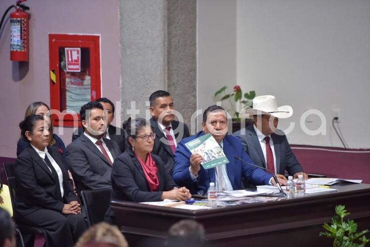 Dentro del periodo de comparecencias con motivo de la Glosa del Sexto Informe de Gobierno, las diputadas Dulce María Hernández Tepole y Guadalupe Vázquez González y el legislador Juan Tress Zilli, presidenta, secretaria y vocal de dicha comisión, recibieron al responsable de la Sedarpa, Evaristo Ovando Ramírez, a quien cedieron el uso de la voz.