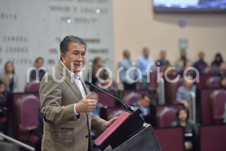 El diputado Héctor Yunes Landa presentó ante el Pleno de la LXVII Legislatura dos anteproyectos de punto de acuerdo relativos al desarrollo de las comparecencias de las y los titulares de las dependencias del Poder Ejecutivo, que se llevan a cabo en la sede del Poder Legislativo. 