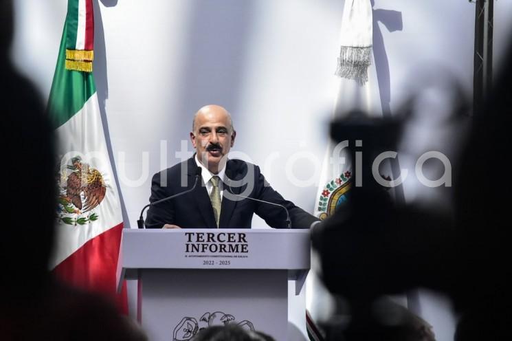 En cumplimiento a la Ley Orgánica del Municipio Libre y el Reglamento Interior de Gobierno, el alcalde Ricardo Ahued Bardahuil presentó, en Sesión Solemne de Cabildo, el Tercer Informe del estado que guarda la Administración Pública Municipal 2022-2025.