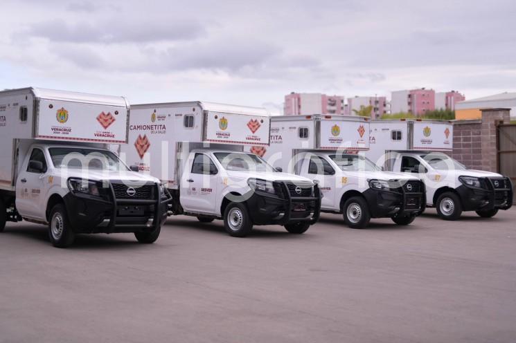 Para garantizar el acceso a medicamentos en todo el territorio estatal, particularmente, comunidades marginadas y de difícil acceso, la gobernadora de Veracruz Rocío Nahle García, dio el banderazo de salida a la flotilla inicial de 11 Camionetitas de la Salud, cumpliendo uno más de sus compromisos de campaña.