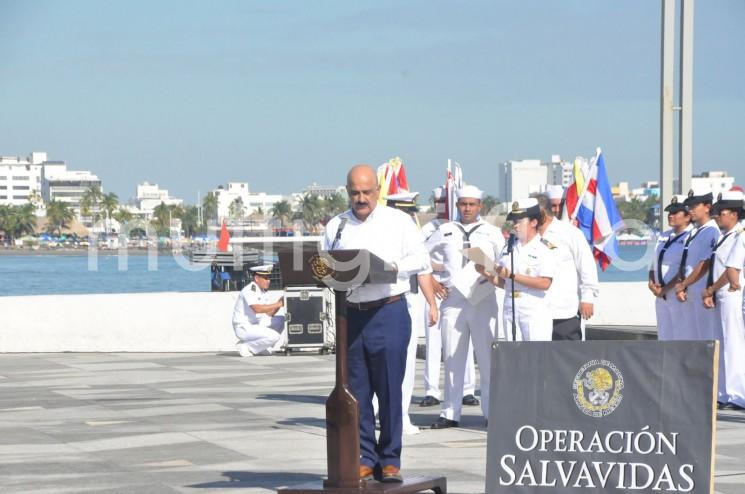 Previo al banderazo de inicio de la Operación Salvavidas Invierno 2024, con la representación de la gobernadora Rocío Nahle García, el titular de la Secretaría de Gobierno, Ricardo Ahued Bardahuil invitó a disfrutar de las playas y atractivos, reiterando el compromiso de ofrecer una experiencia inolvidable y poner a Veracruz de moda. 