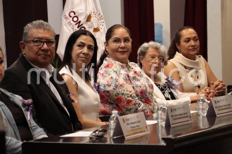 La Secretaría de Educación de Veracruz (SEV) rindió un homenaje a la maestra María Guadalupe Irma Malagón y Montes, en reconocimiento a su destacada trayectoria y aportes a la educación preescolar en el estado.

